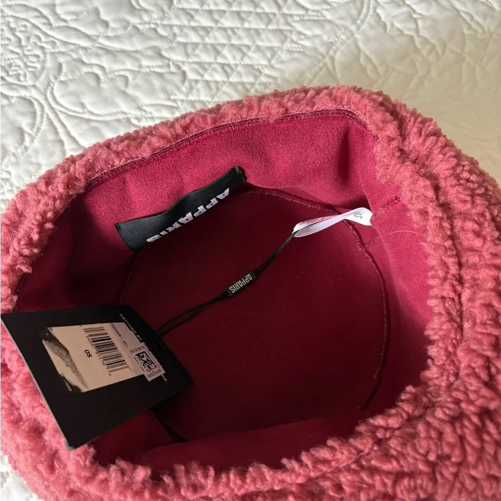 Apparis Amara Faux Fur Bucket Hat. NWT - Picture 3 of 4
